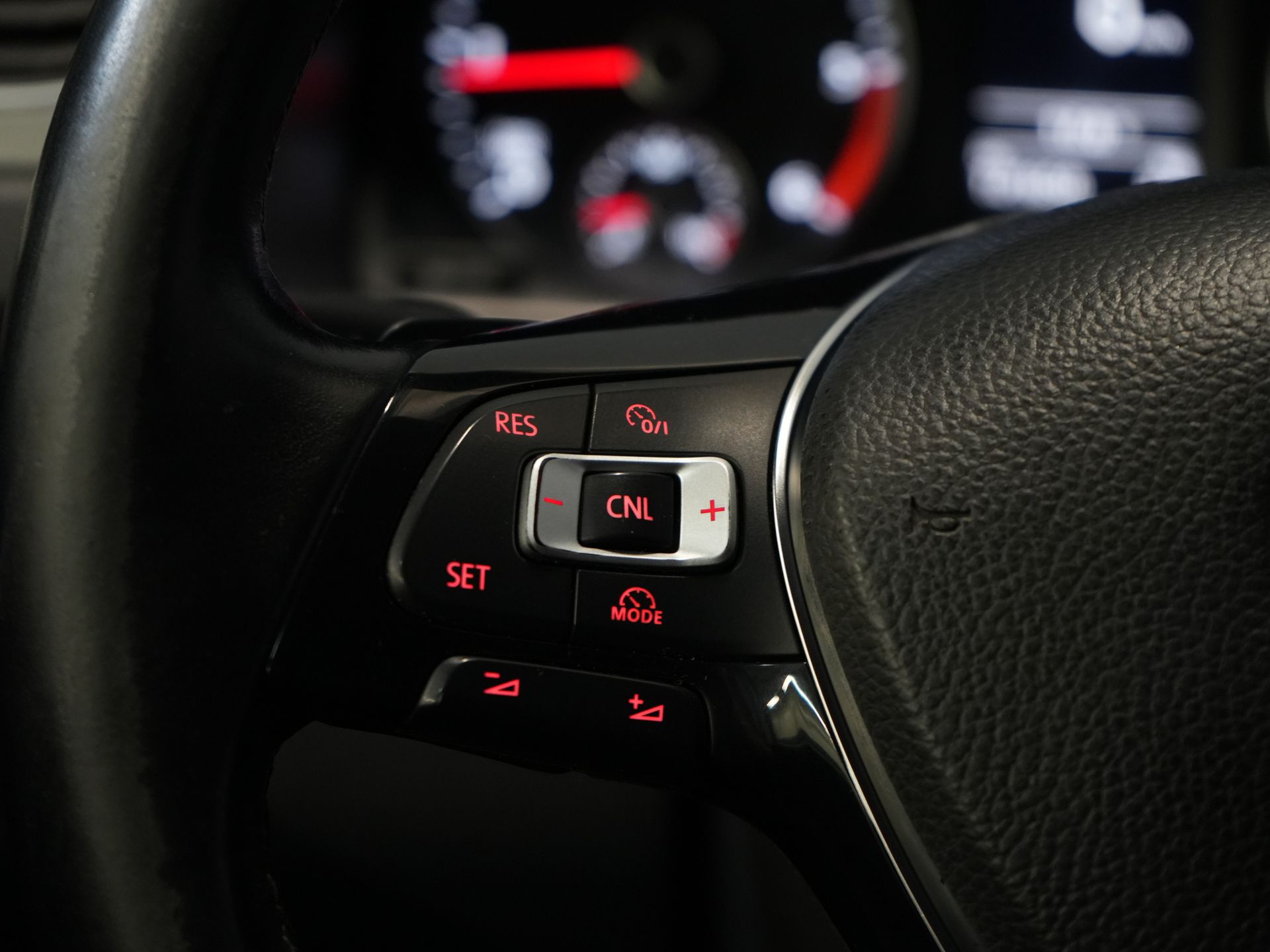 Volkswagen Caddy Bestelbus 2.0 TDI 100 pk DSG Aut. BPM VRIJ! Edition 35 Carplay/ Stoelverw./ Standkachel/ Cruise/ Airco/ PDC/ LMV/ Dakdragers/ Trekhaak/ In