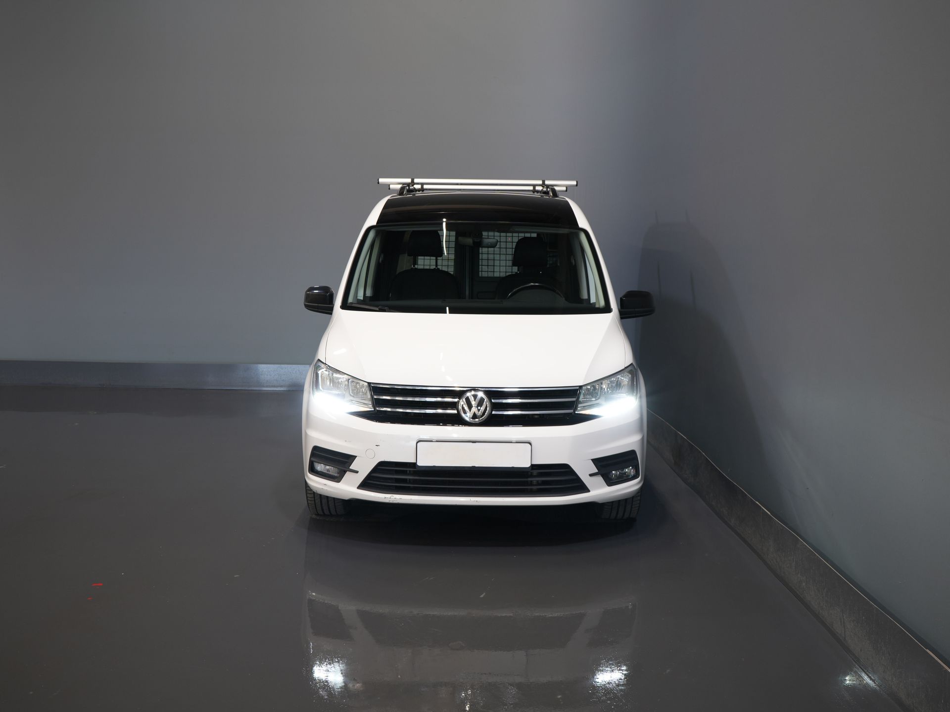 Volkswagen Caddy Van 2.0 TDI 100 ch DSG Aut. BPM FREE ! Edition 35 Carplay/ Seatverw./Chauffage au sol/ Cruise/ Airco/ PDC/ LMV/ Porte-bagages/ Barre de remorquage/ In