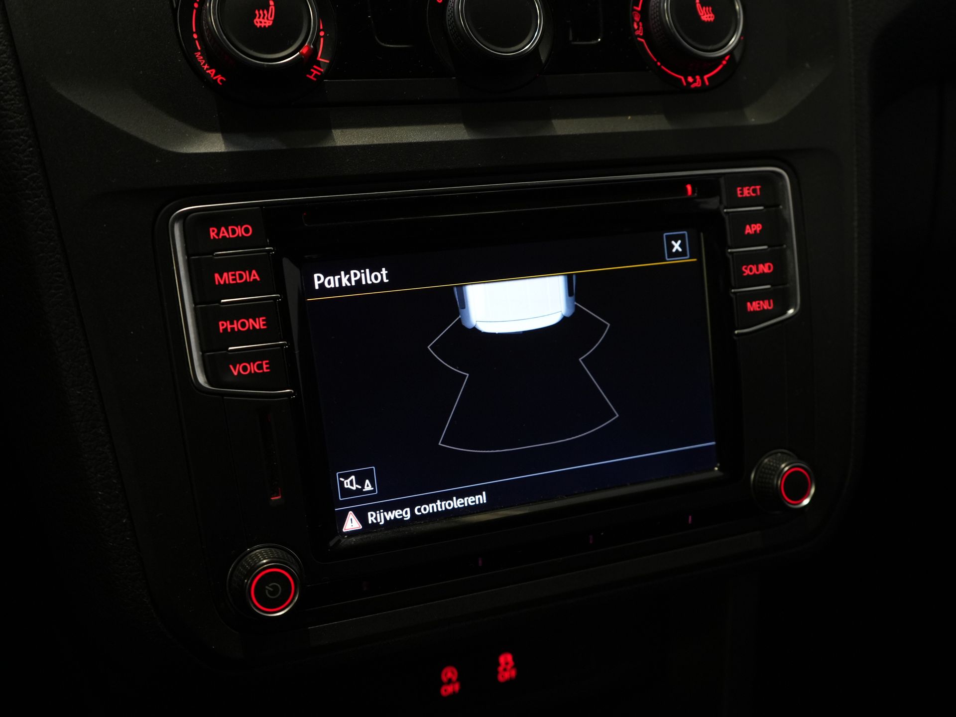 Volkswagen Caddy Van 2.0 TDI 100 ch DSG Aut. BPM FREE ! Edition 35 Carplay/ Seatverw./Chauffage au sol/ Cruise/ Airco/ PDC/ LMV/ Porte-bagages/ Barre de remorquage/ In