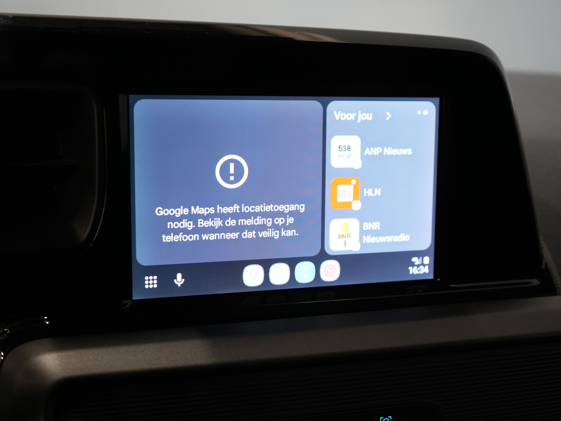 Ford Transit Courier Bestelbus 1.0 Trend 100 pk BENZINE BPM VRIJ! Garantie 05-2029/ Carplay/ Virtual Cockpit/ Airco/ Cruise