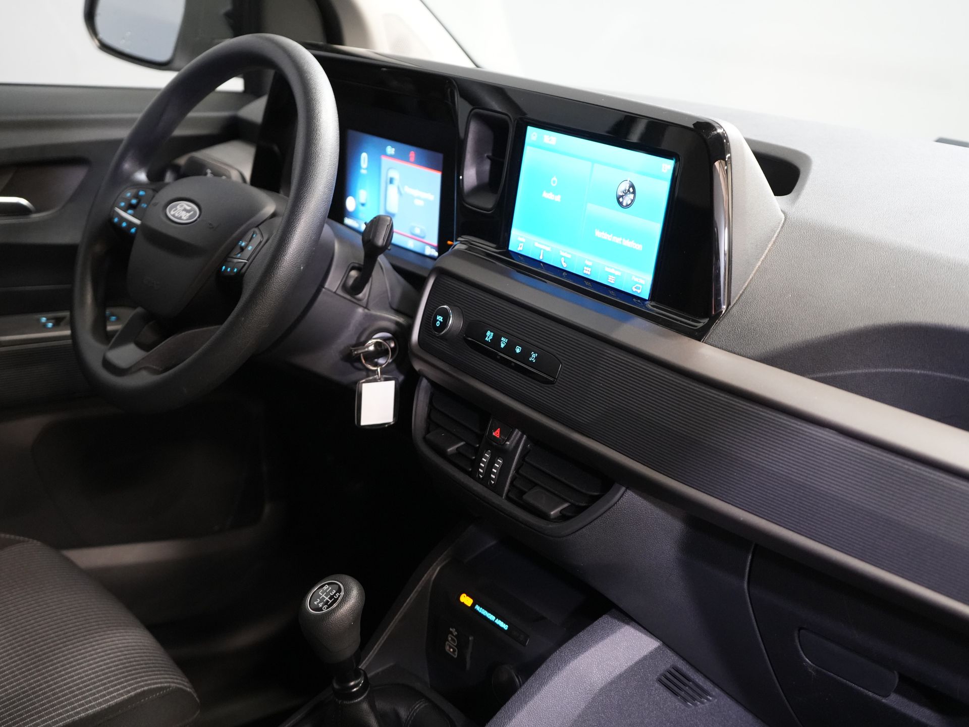 Ford Transit Courier Bestelbus 1.0 Trend 100 pk BENZINE BPM VRIJ! Garantie 05-2029/ Carplay/ Virtual Cockpit/ Airco/ Cruise