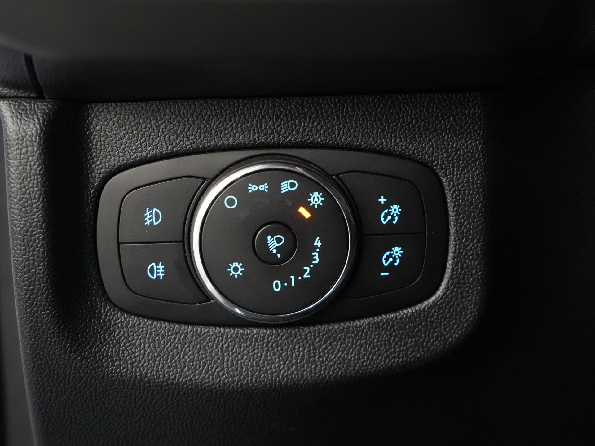 Ford Transit Courier Bestelbus 1.0 Trend 100 pk BENZINE BPM VRIJ! Garantie 05-2029/ Carplay/ Virtual Cockpit/ Airco/ Cruise