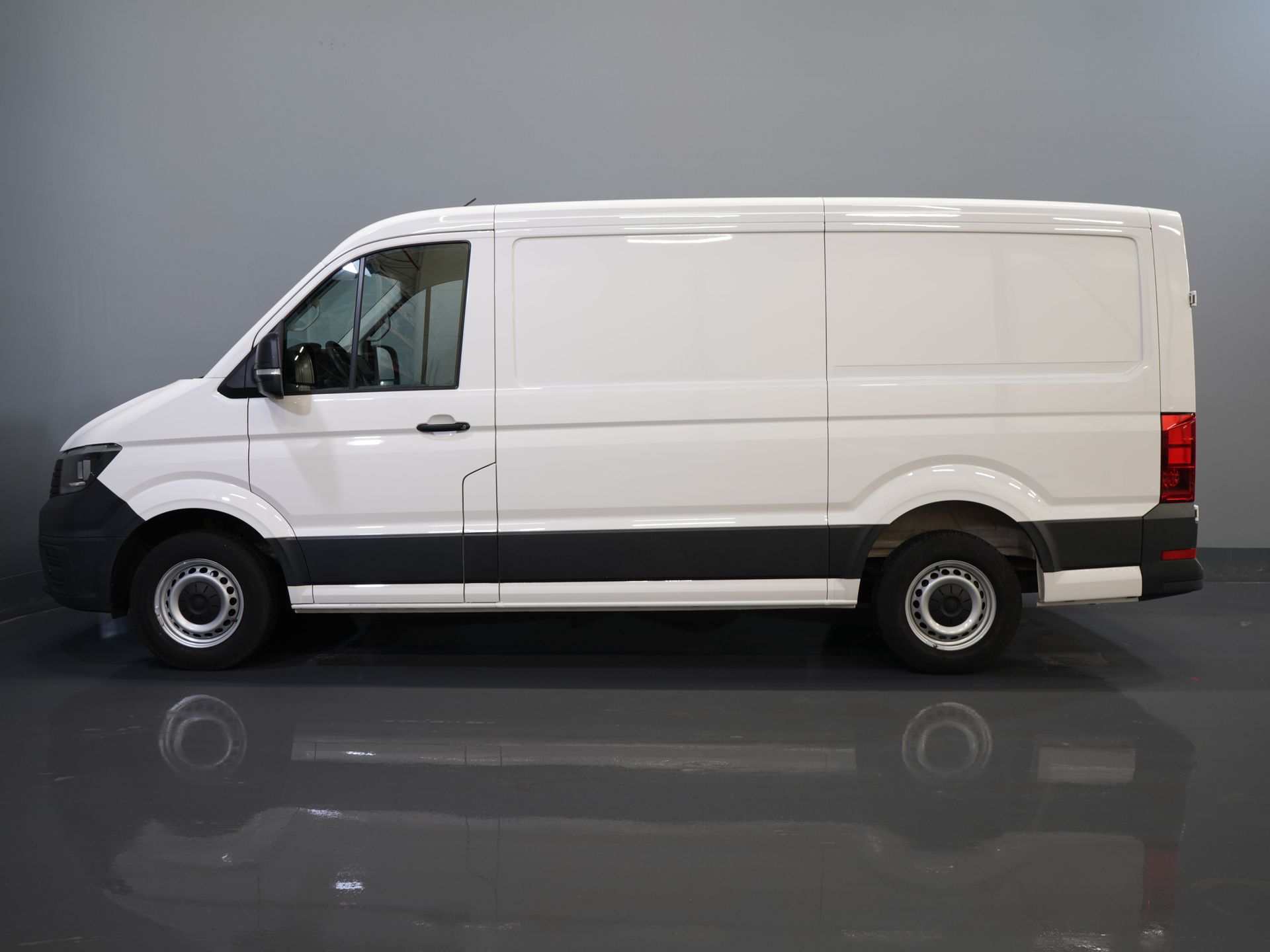 Volkswagen Crafter Bestelbus 35 2.0 TDI L3H2 BPM VRIJ! Airco/ PDC/ Bluetooth/ Betimmering