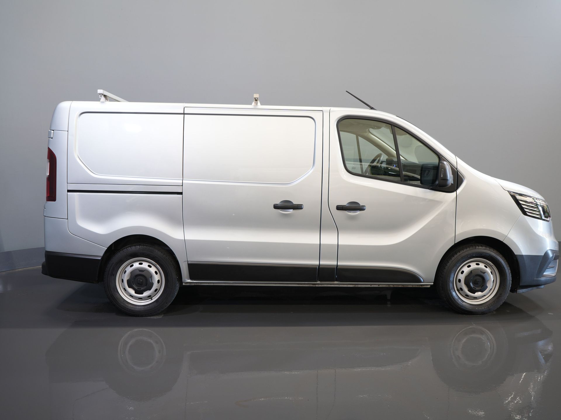 Renault Trafic Bestelbus 2.0 dCi BPM VRIJ! Ready2Go LED/ NL Auto/ PDC/ Cruise/ Trekhaak/ Airco