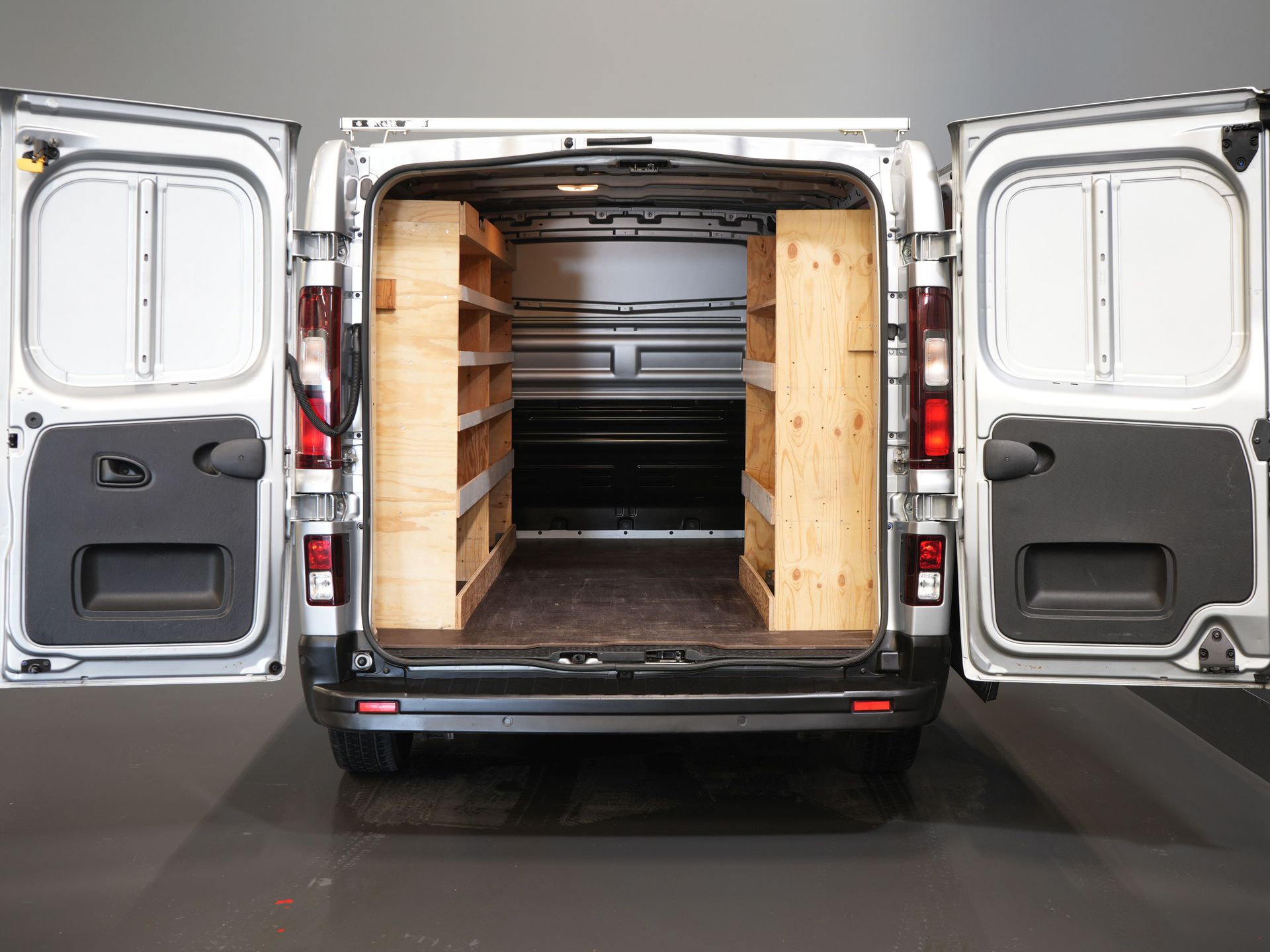 Renault Trafic Bestelbus 2.0 dCi BPM VRIJ! Ready2Go LED/ NL Auto/ PDC/ Cruise/ Trekhaak/ Airco