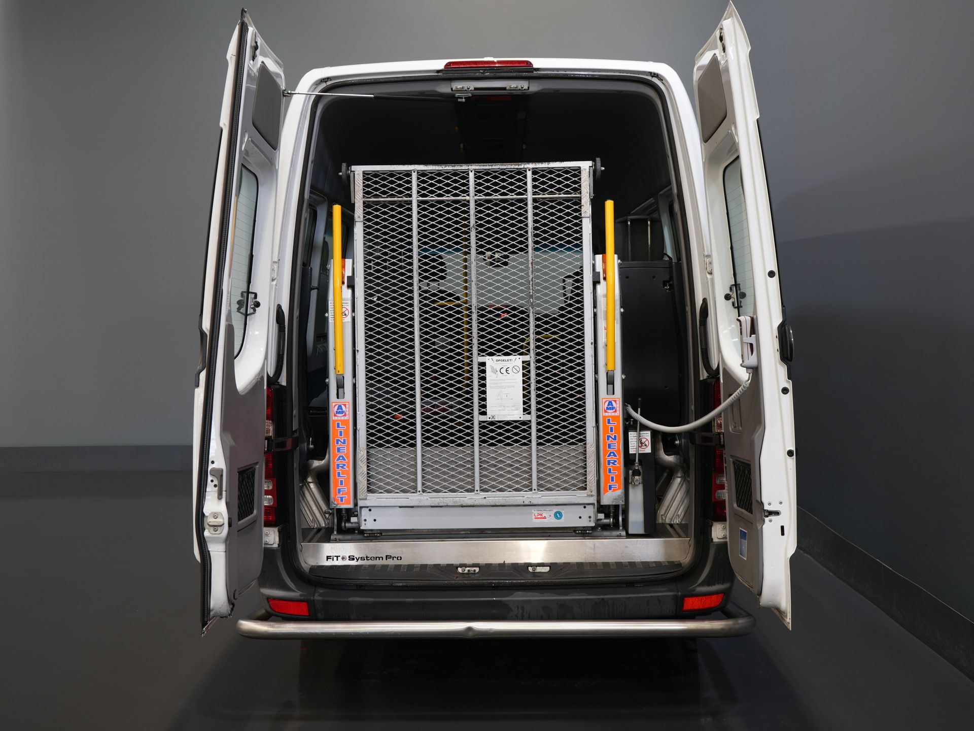 Mercedes-Benz Sprinter Personenvervoer 313 2.2 CDI L3H2 €9.922 Incl. BTW BPM VRIJ! EXPORT Combi/ 9 Persoons/ Kombi/ 9P/ Airco/ Rolstoellift