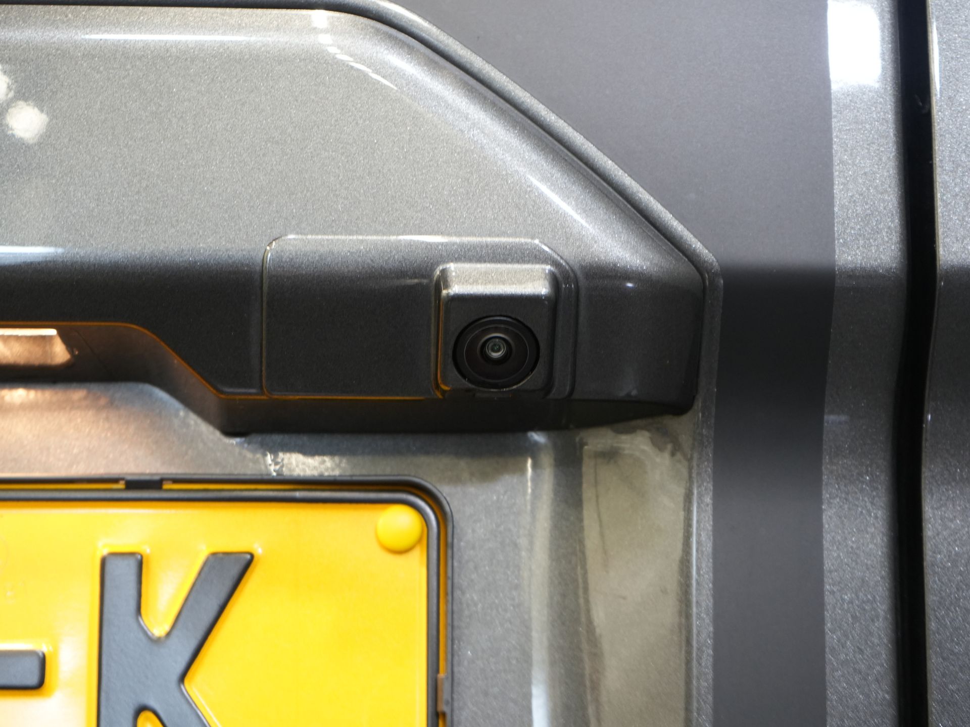 Ford Transit Custom Van 2.0 TDCI 185 CP L2 Sport DC Double Cab/ NL Car/ Bi-Xenon/ 2xSliding Door/ 2.8t Towing Muffler/ Carplay/ Stoelverw./ Airco/ Navi/ Cr