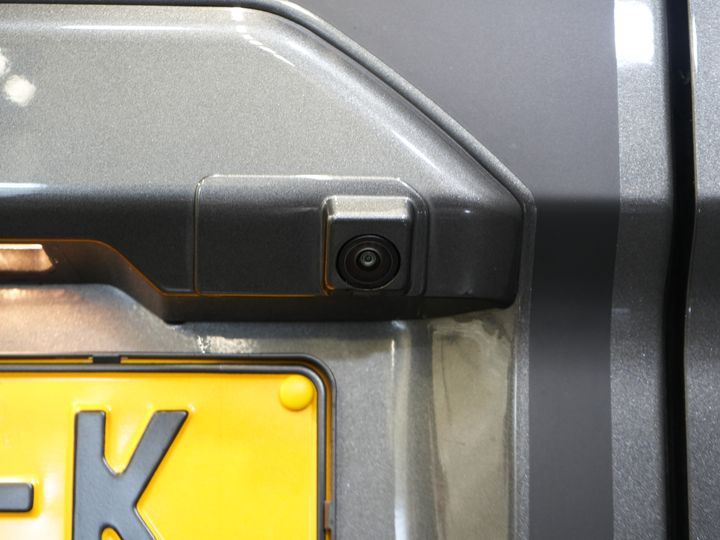 Ford Transit Custom Van 2.0 TDCI 185 CP L2 Sport DC Double Cab/ NL Car/ Bi-Xenon/ 2xSliding Door/ 2.8t Towing Muffler/ Carplay/ Stoelverw./ Airco/ Navi/ Cr