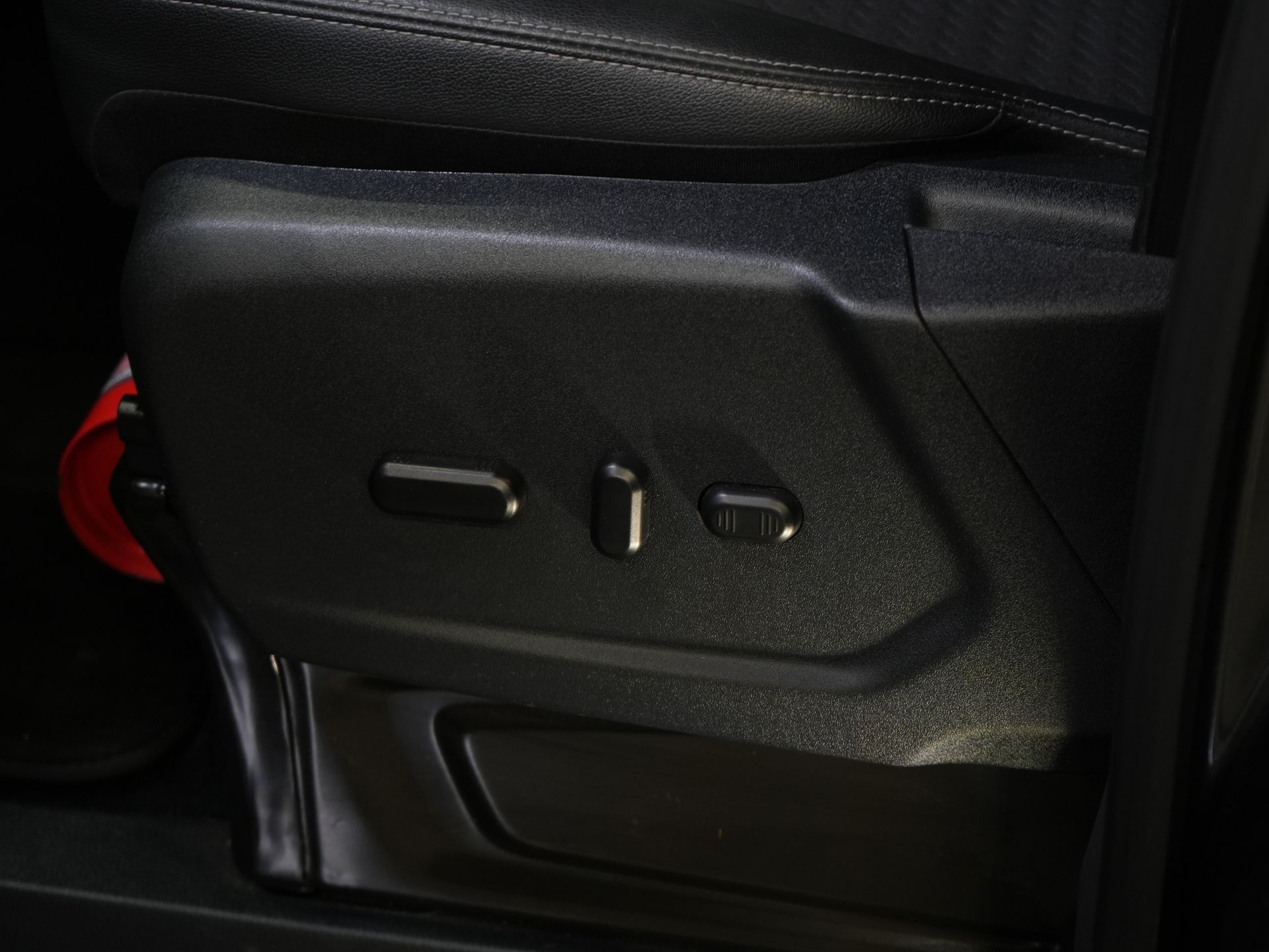 Ford Transit Custom Van 2.0 TDCI 185 CP L2 Sport DC Double Cab/ NL Car/ Bi-Xenon/ 2xSliding Door/ 2.8t Towing Muffler/ Carplay/ Stoelverw./ Airco/ Navi/ Cr