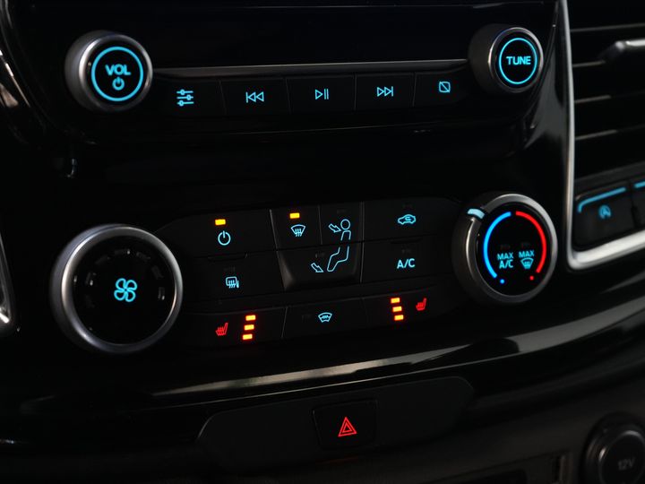 Ford Transit Custom Van 2.0 TDCI 185 CP L2 Sport DC Double Cab/ NL Car/ Bi-Xenon/ 2xSliding Door/ 2.8t Towing Muffler/ Carplay/ Stoelverw./ Airco/ Navi/ Cr