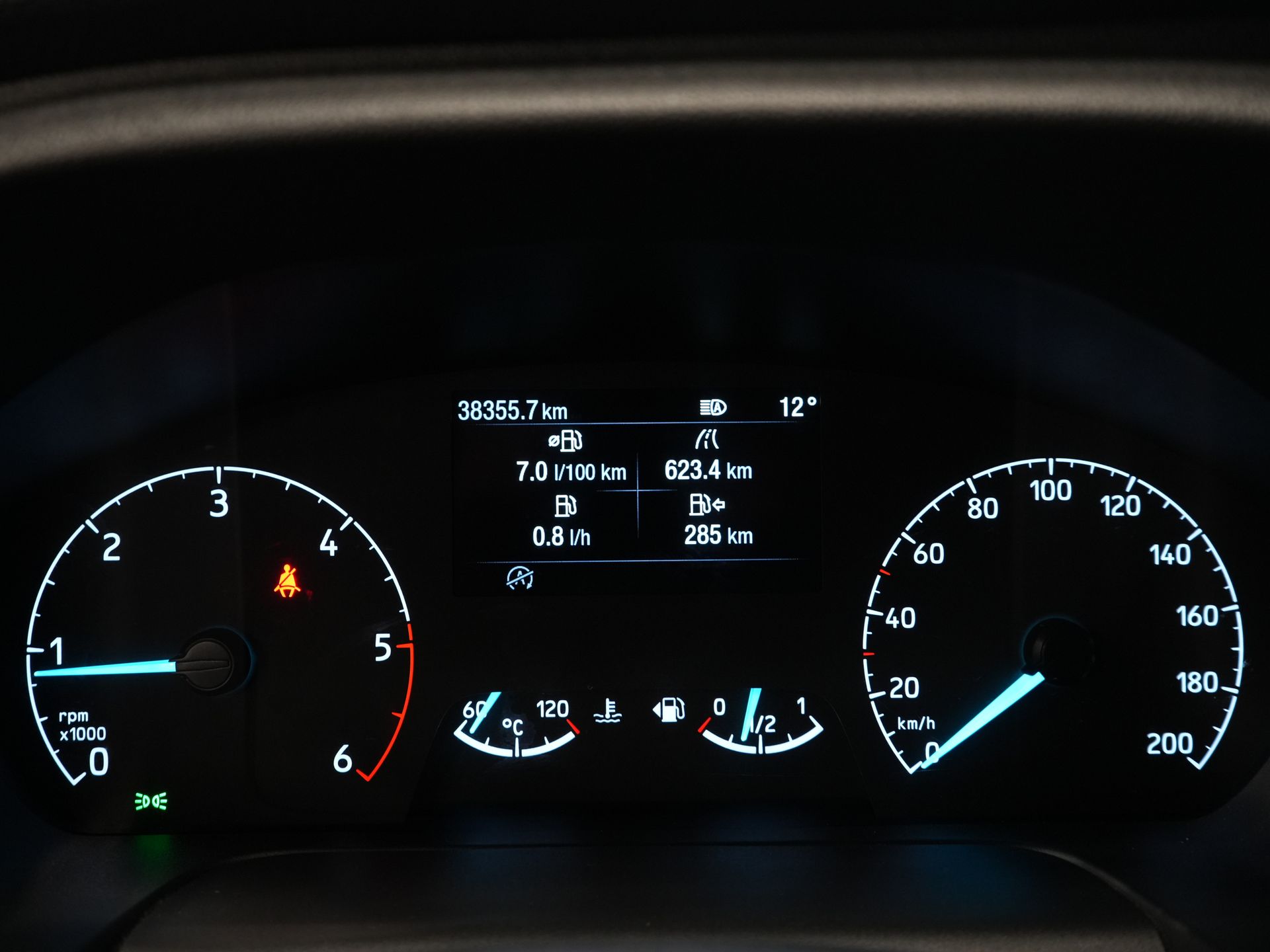 Ford Transit Custom Van 2.0 TDCI 185 CP L2 Sport DC Double Cab/ NL Car/ Bi-Xenon/ 2xSliding Door/ 2.8t Towing Muffler/ Carplay/ Stoelverw./ Airco/ Navi/ Cr