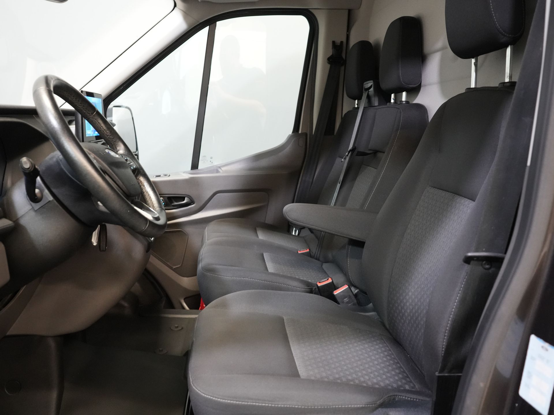 Ford Transit Van 350 2.0 TDCI 170 к.с. Авт. L2H2 BPM БЕЗКОШТОВНО! Carplay/ Navi/ Камера/ Інтер'єр/ Фаркоп/ PDC/ Круїз/ Airco