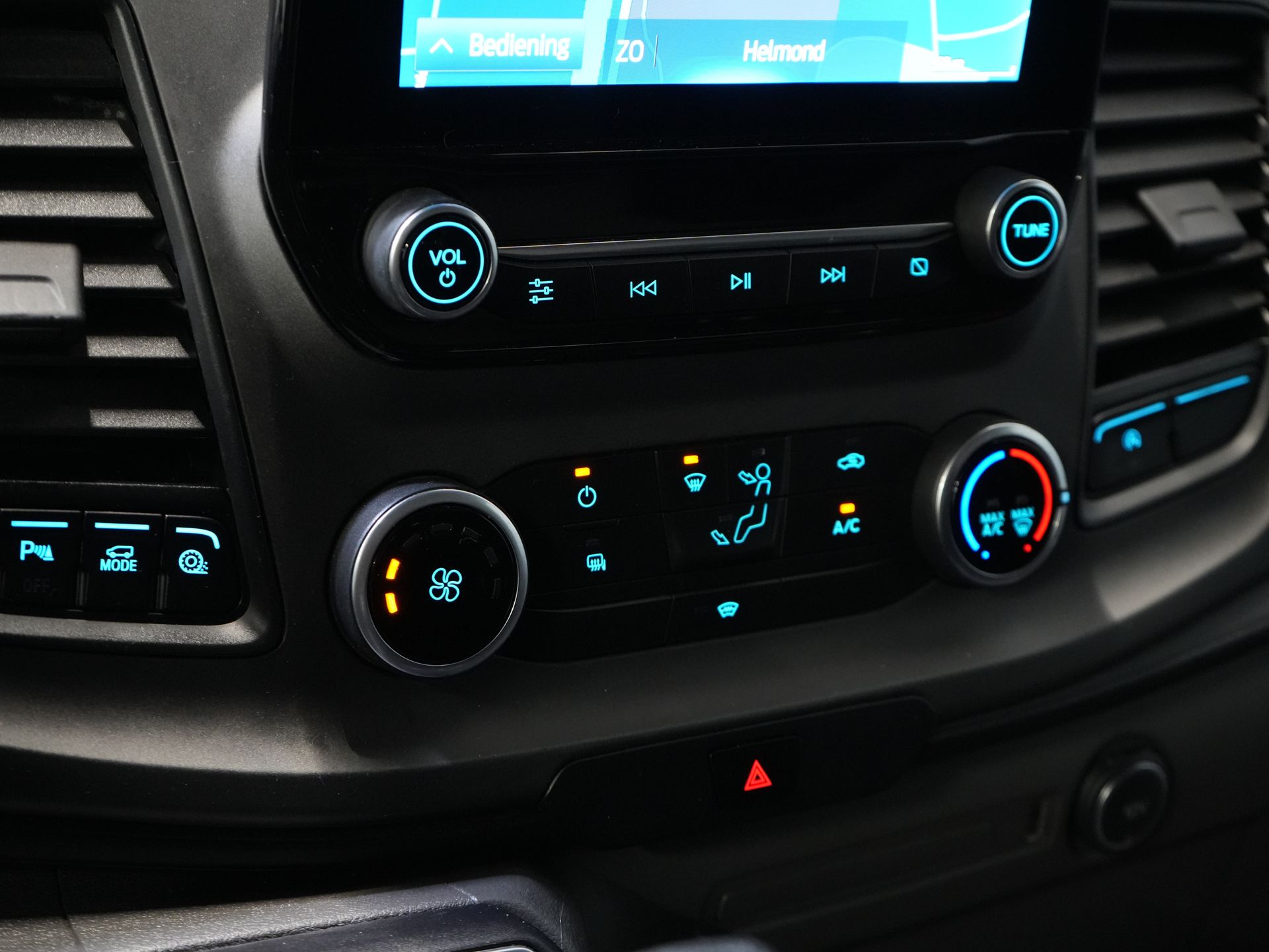 Ford Transit Van 350 2.0 TDCI 170 к.с. Авт. L2H2 BPM БЕЗКОШТОВНО! Carplay/ Navi/ Камера/ Інтер'єр/ Фаркоп/ PDC/ Круїз/ Airco