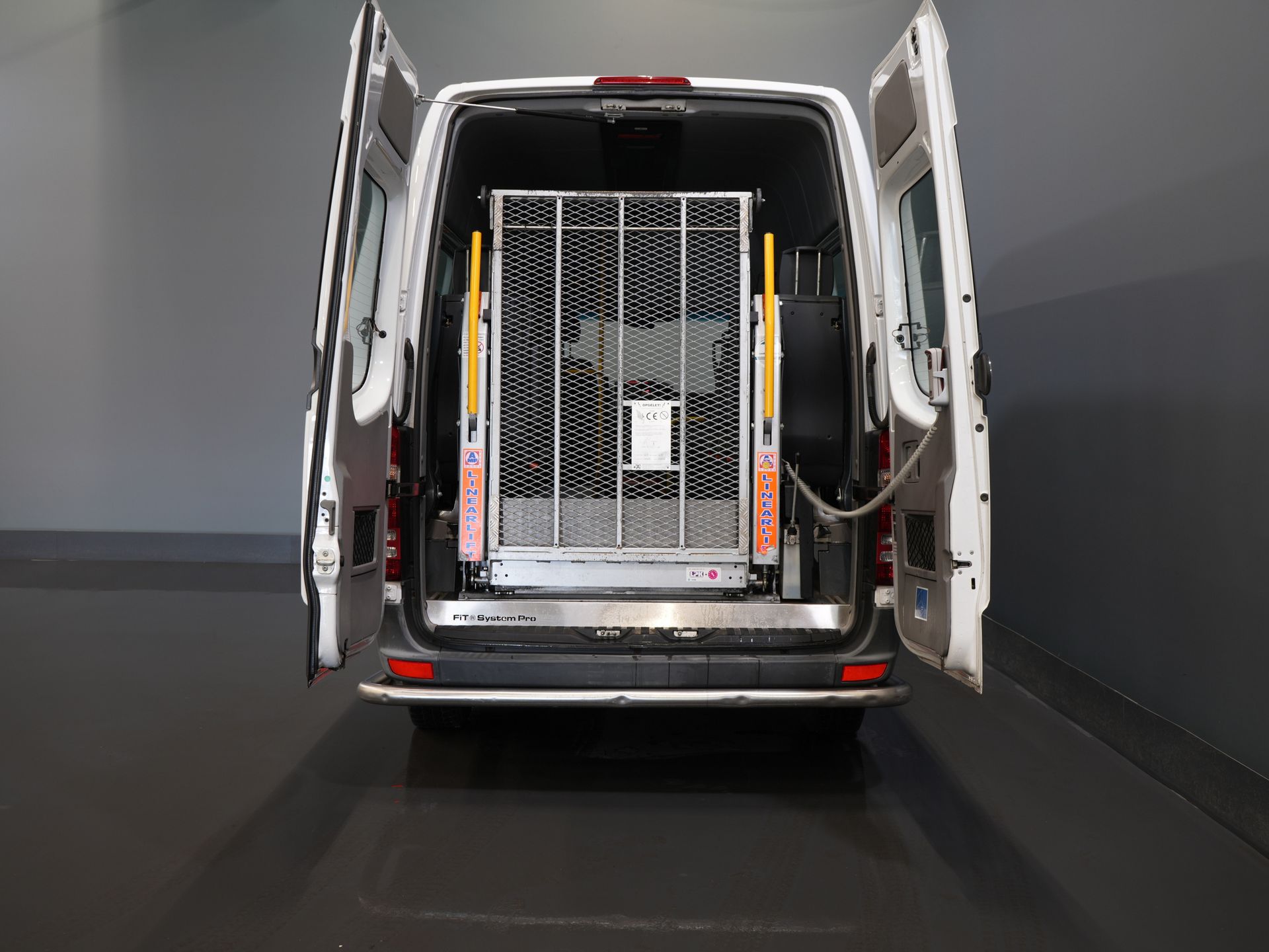 Mercedes-Benz Sprinter Passenger Transport 313 2.2 CDI L2H2 €9922 Incl. VAT BPM FREE! EXPORT Kombi/ 9 osób/ Kombi/ 9P/ Airco/ Winda dla wózków inwalidzkich