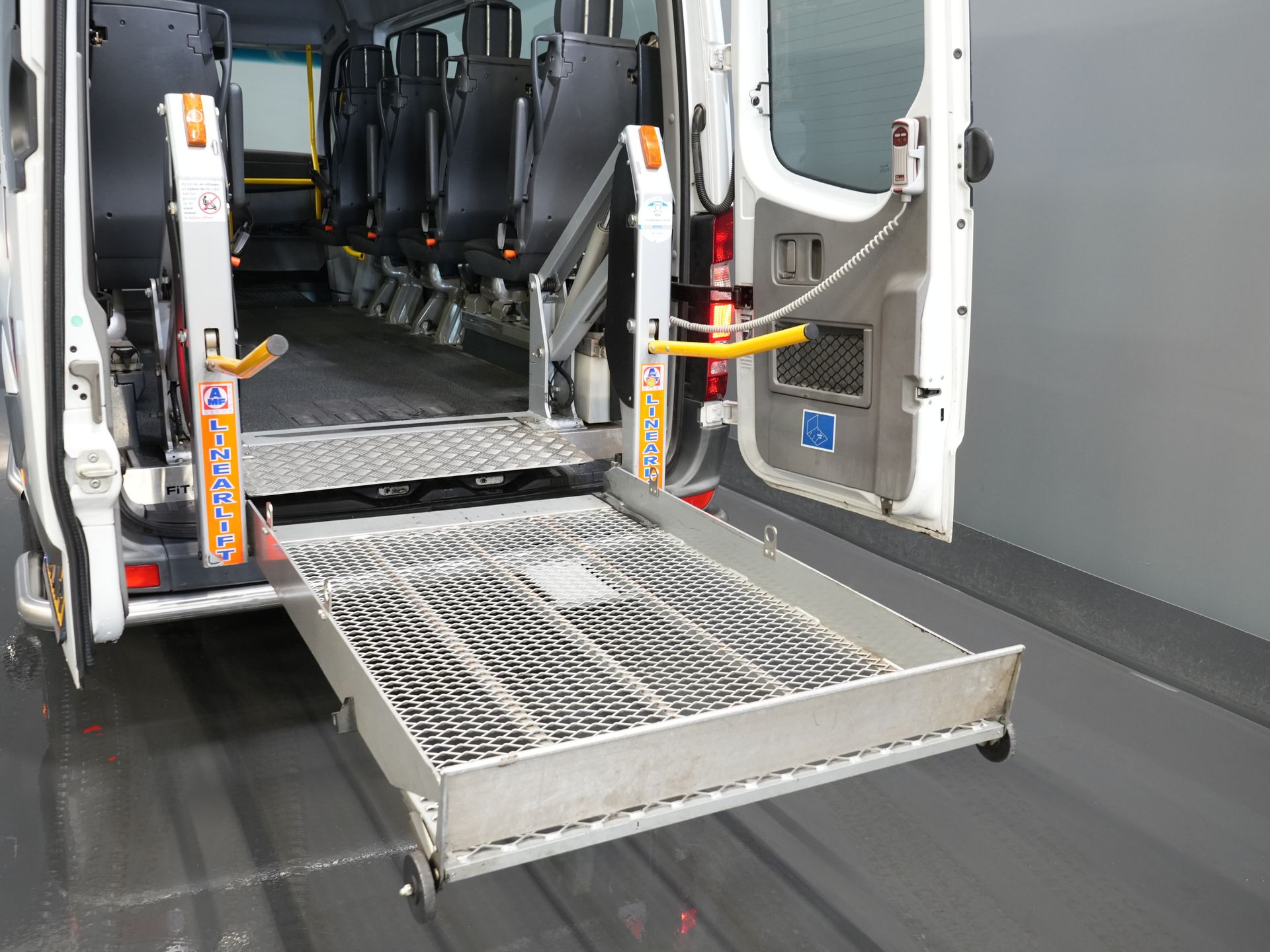 Mercedes-Benz Sprinter Passenger Transport 313 2.2 CDI L2H2 €9922 Incl. VAT BPM FREE! EXPORT Kombi/ 9 osób/ Kombi/ 9P/ Airco/ Winda dla wózków inwalidzkich
