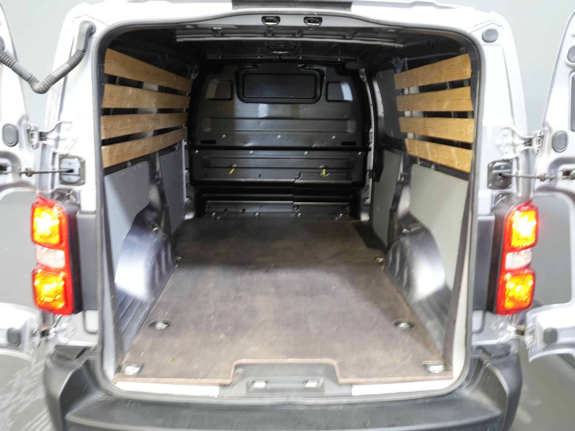 Fiat Scudo Bestelbus 2.0 MJ 145 pk L3 BPM VRIJ! Adapt.Cruise/ Climate/ Keyless/ Carplay/ Camera/ PDC