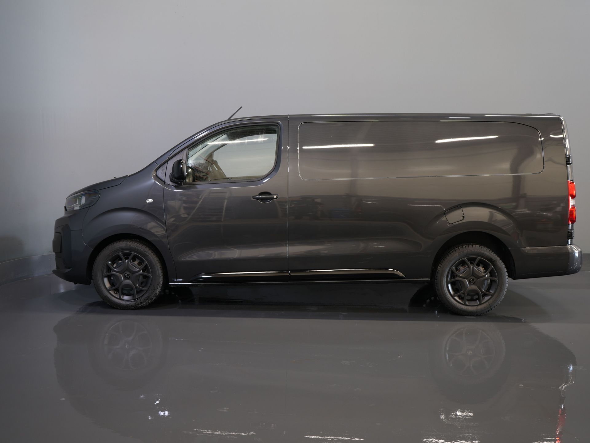 Citroën Jumpy Van 2.0 HDI 180 hp Aut. L3 BPM FREE! Virtuelles Cockpit/ Carplay/ Kamera/ PDC/ Cruise/ Airco