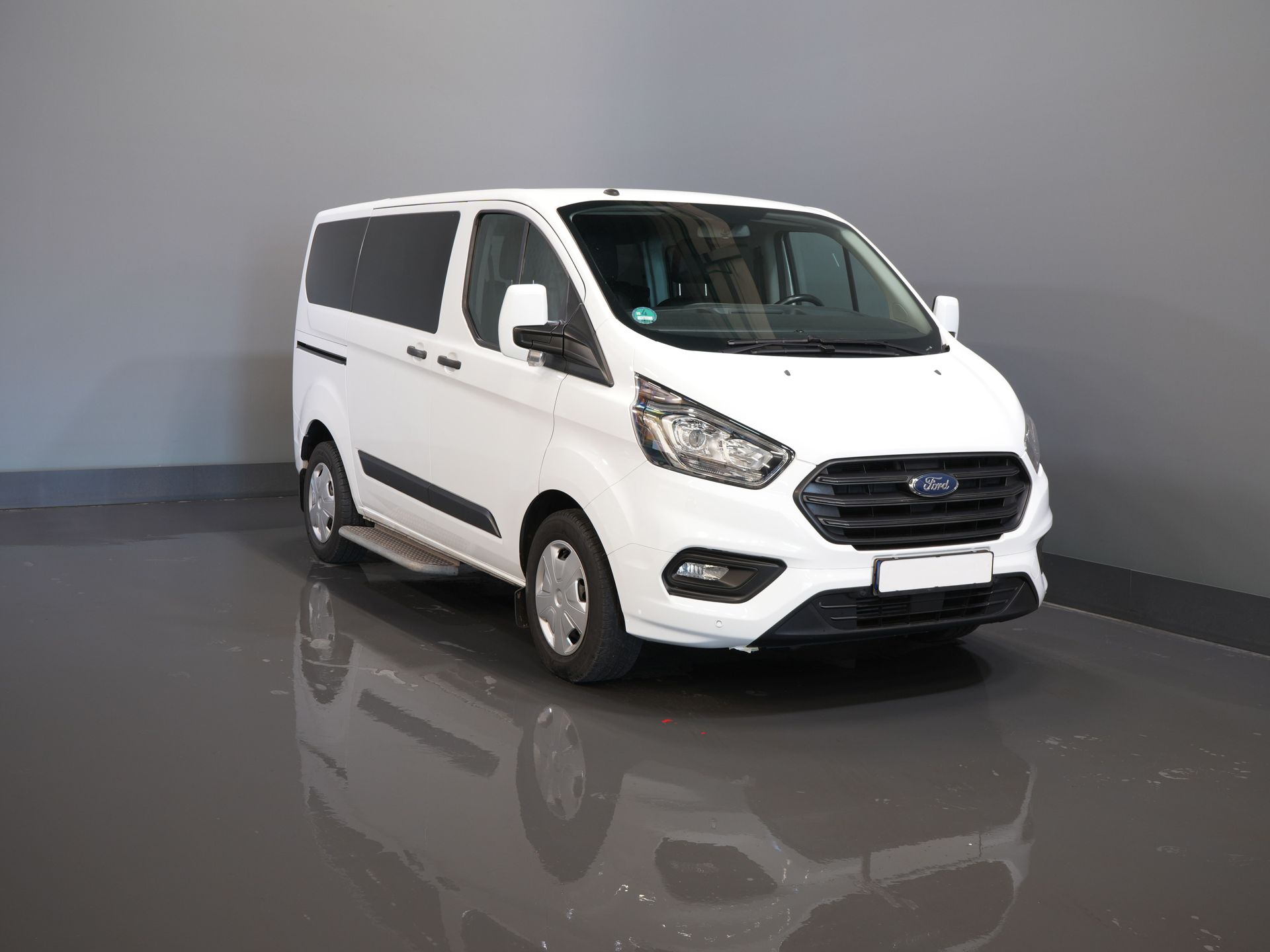 Ford Transit Custom Passenger Tourneo 2.0 TDCI 31.997 € IVA incl./BPM Trend Combi/ Kombi/ 9 Person/ 9 P/ Cruise/ PDC/ Airco