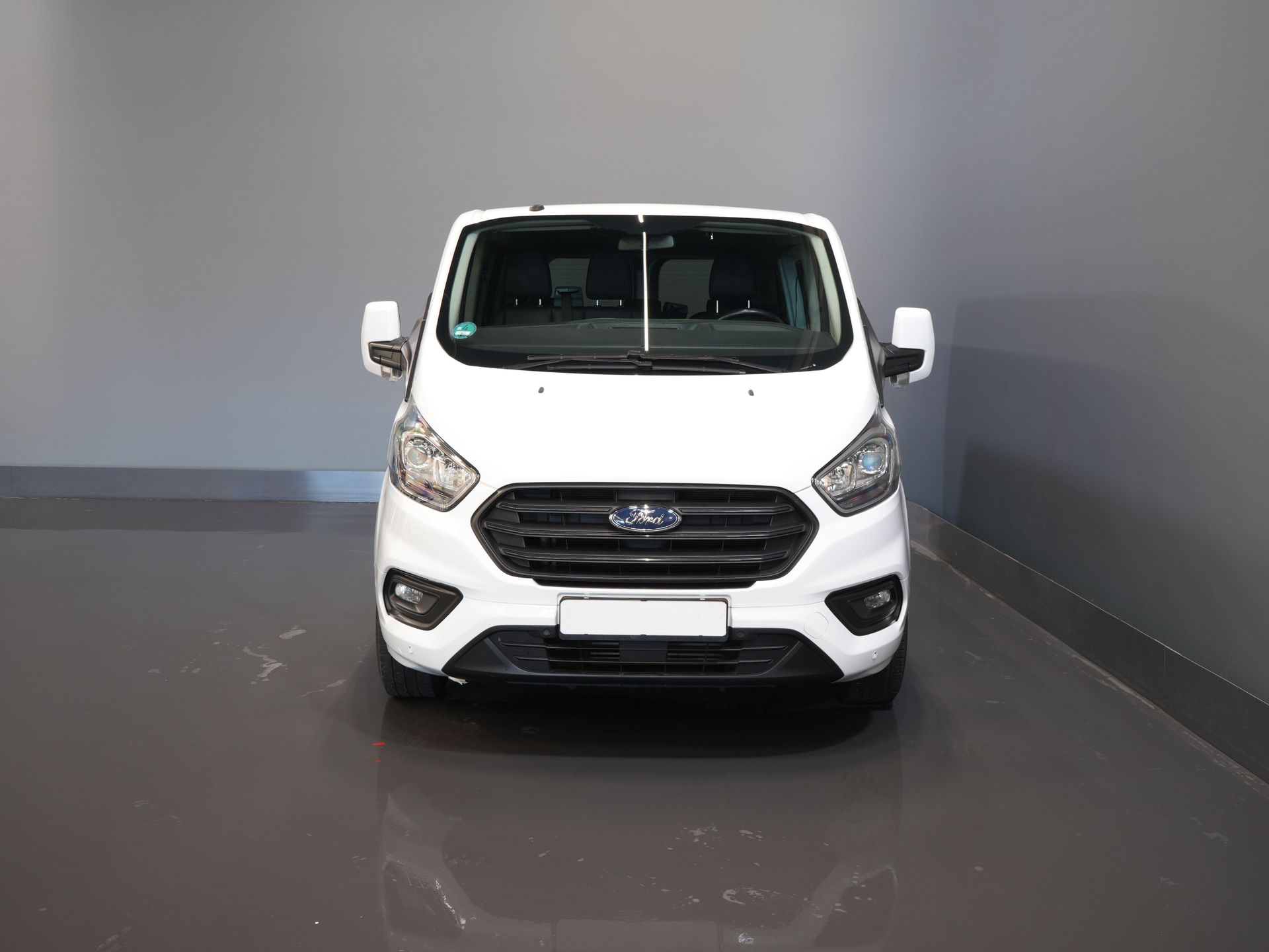 Ford Transit Custom Passenger Tourneo 2.0 TDCI 31.997 € IVA incl./BPM Trend Combi/ Kombi/ 9 Person/ 9 P/ Cruise/ PDC/ Airco