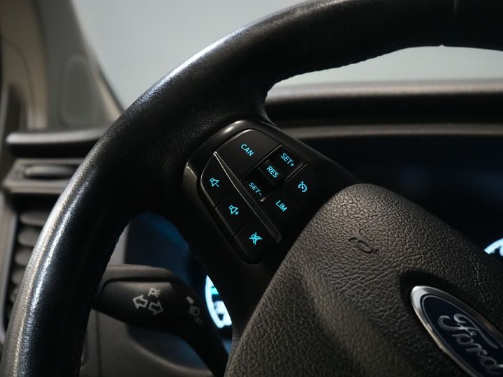 Ford Transit Custom Passenger Tourneo 2.0 TDCI 31.997 € IVA incl./BPM Trend Combi/ Kombi/ 9 Person/ 9 P/ Cruise/ PDC/ Airco