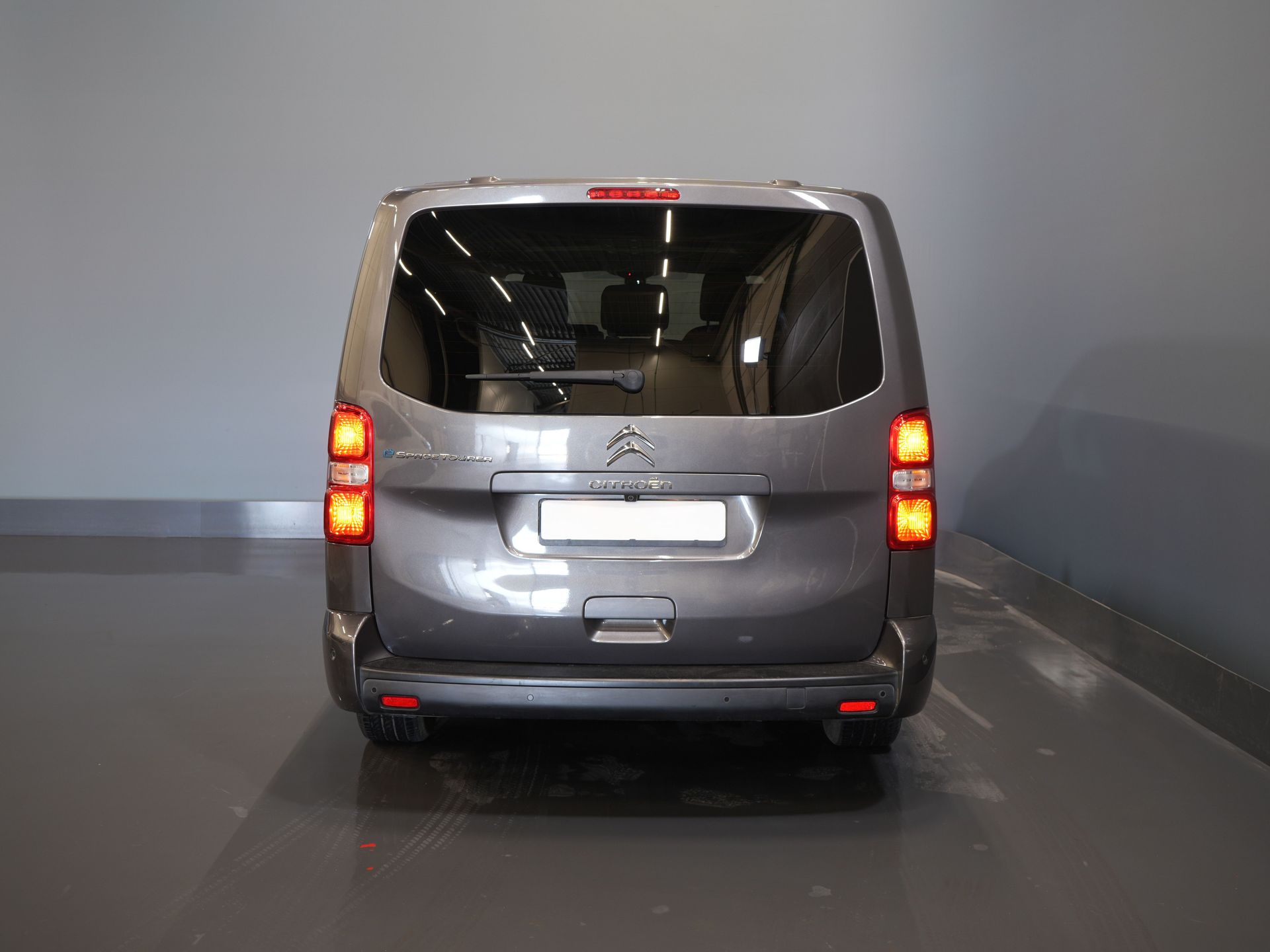 Citroën ë-Jumpy Transport de persoane SpaceTourer 50 kWh Aut. L3 220 km WLTP €30,182,- incl. TVA Încărcător rapid/ 2x Ușă glisantă/ Xenon/ Seatverw./ Navi/ Carplay/ Climă/ 