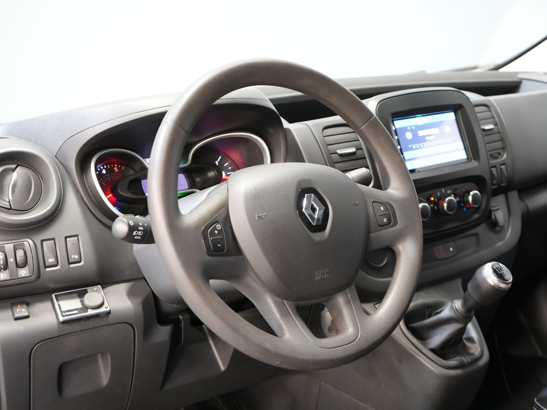 Renault Trafic Bestelbus 2.0 dCi 145 pk BPM VRIJ Inrichting/ Standkachel/ Stoelverw/ CarPlay/ Camera/ PDC/ Cruise/ Airco