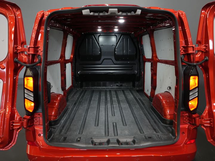 Ford Transit Custom Bestelbus 2.0 TDCI 150 pk L2 Limited Adapt.Cruise/ LED/ Stoelverw./ Stuurverw./ Carplay/ PDC/ Camera