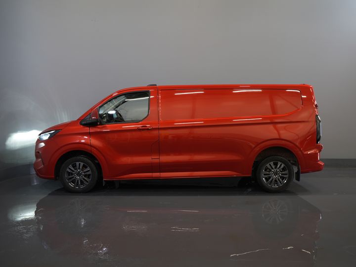Ford Transit Custom Bestelbus 2.0 TDCI 150 pk L2 Limited Adapt.Cruise/ LED/ Stoelverw./ Stuurverw./ Carplay/ PDC/ Camera