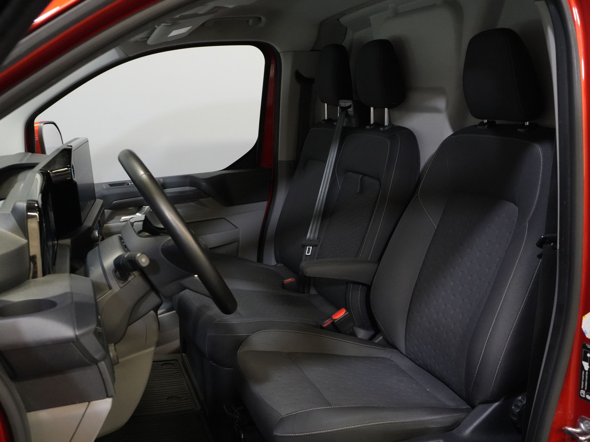 Ford Transit Custom Bestelbus 2.0 TDCI 150 pk L2 Limited Adapt.Cruise/ LED/ Stoelverw./ Stuurverw./ Carplay/ PDC/ Camera