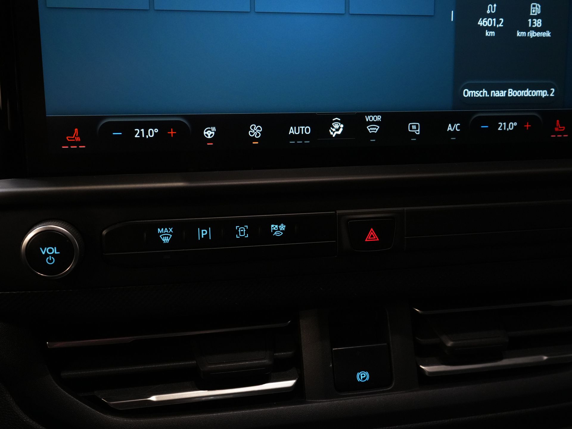Ford Transit Custom Bestelbus 2.0 TDCI 150 pk L2 Limited Adapt.Cruise/ LED/ Stoelverw./ Stuurverw./ Carplay/ PDC/ Camera
