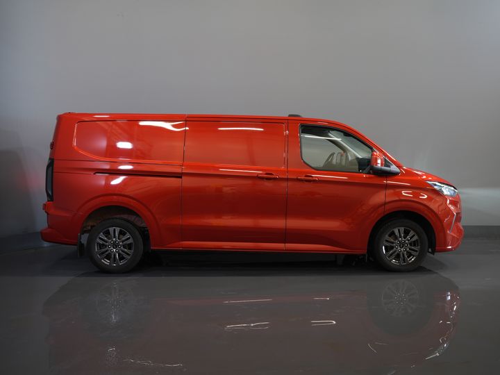 Ford Transit Custom Bestelbus 2.0 TDCI 150 pk L2 Limited Adapt.Cruise/ LED/ Stoelverw./ Stuurverw./ Carplay/ PDC/ Camera