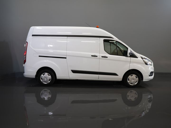 Ford Transit Custom Bestelbus 2.0 TDCI 130 pk L2H2 Trend MHEV BPM VRIJ! Sortimo/ Inrichting/ Standkachel/ Stoelverw./ Omvormer/ Carplay/ Camera/ Cruise/ Trekh
