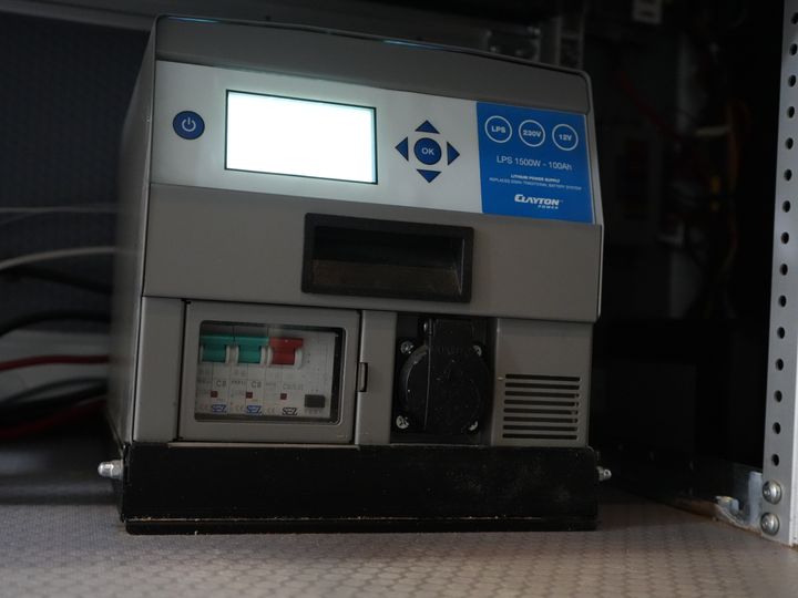 Ford Transit Custom Bestelbus 2.0 TDCI 130 pk L2H2 Trend MHEV BPM VRIJ! Sortimo/ Inrichting/ Standkachel/ Stoelverw./ Omvormer/ Carplay/ Camera/ Cruise/ Trekh