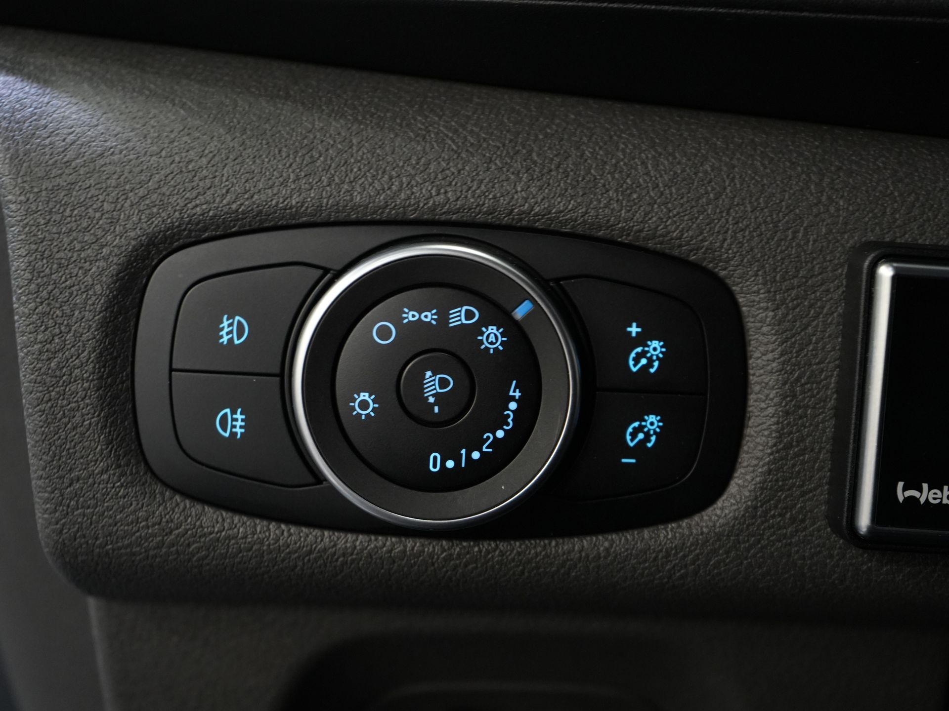 Ford Transit Custom Bestelbus 2.0 TDCI 130 pk L2H2 Trend MHEV BPM VRIJ! Sortimo/ Inrichting/ Standkachel/ Stoelverw./ Omvormer/ Carplay/ Camera/ Cruise/ Trekh