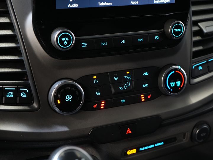 Ford Transit Custom Bestelbus 2.0 TDCI 130 pk L2H2 Trend MHEV BPM VRIJ! Sortimo/ Inrichting/ Standkachel/ Stoelverw./ Omvormer/ Carplay/ Camera/ Cruise/ Trekh