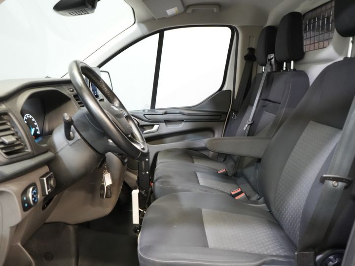 Ford Transit Custom Bestelbus 2.0 TDCI 130 pk L2H2 Trend MHEV BPM VRIJ! Sortimo/ Inrichting/ Standkachel/ Stoelverw./ Omvormer/ Carplay/ Camera/ Cruise/ Trekh