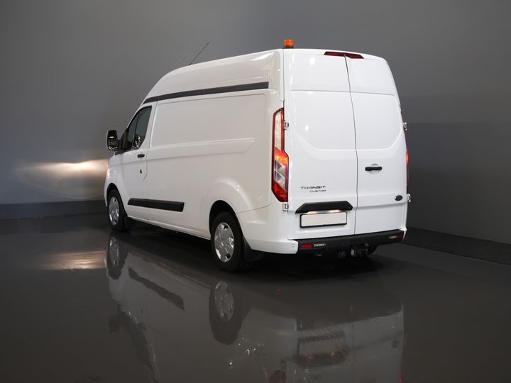 Ford Transit Custom Bestelbus 2.0 TDCI 130 pk L2H2 Trend MHEV BPM VRIJ! Sortimo/ Inrichting/ Standkachel/ Stoelverw./ Omvormer/ Carplay/ Camera/ Cruise/ Trekh