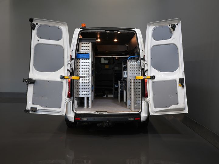 Ford Transit Custom Bestelbus 2.0 TDCI 130 pk L2H2 Trend MHEV BPM VRIJ! Sortimo/ Inrichting/ Standkachel/ Stoelverw./ Omvormer/ Carplay/ Camera/ Cruise/ Trekh