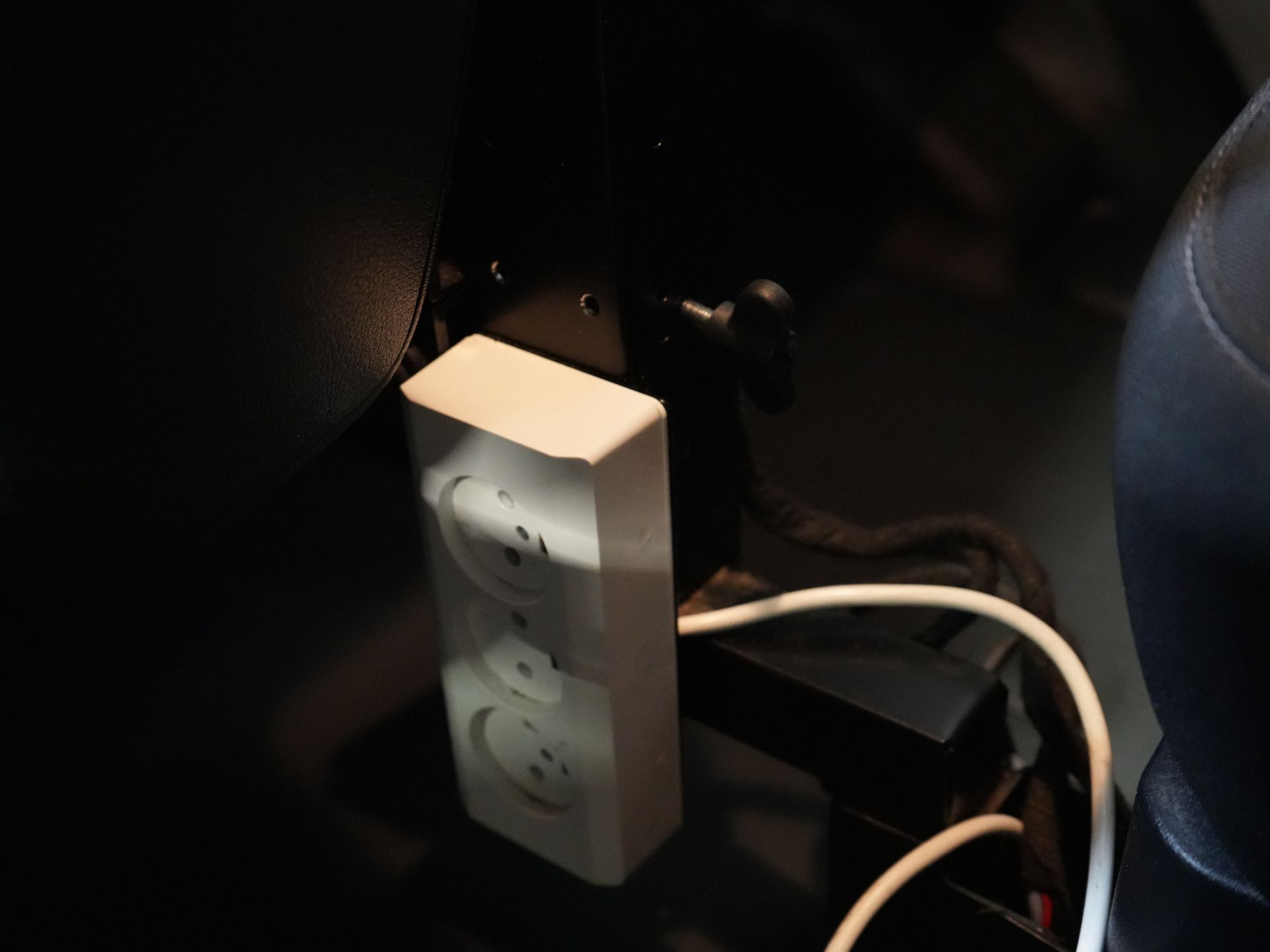 Ford Transit Custom Bestelbus 2.0 TDCI 130 pk L2H2 Trend MHEV BPM VRIJ! Sortimo/ Inrichting/ Standkachel/ Stoelverw./ Omvormer/ Carplay/ Camera/ Cruise/ Trekh