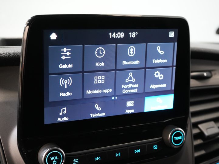 Ford Transit Custom Bestelbus 2.0 TDCI 130 pk L2H2 Trend MHEV BPM VRIJ! Sortimo/ Inrichting/ Standkachel/ Stoelverw./ Omvormer/ Carplay/ Camera/ Cruise/ Trekh