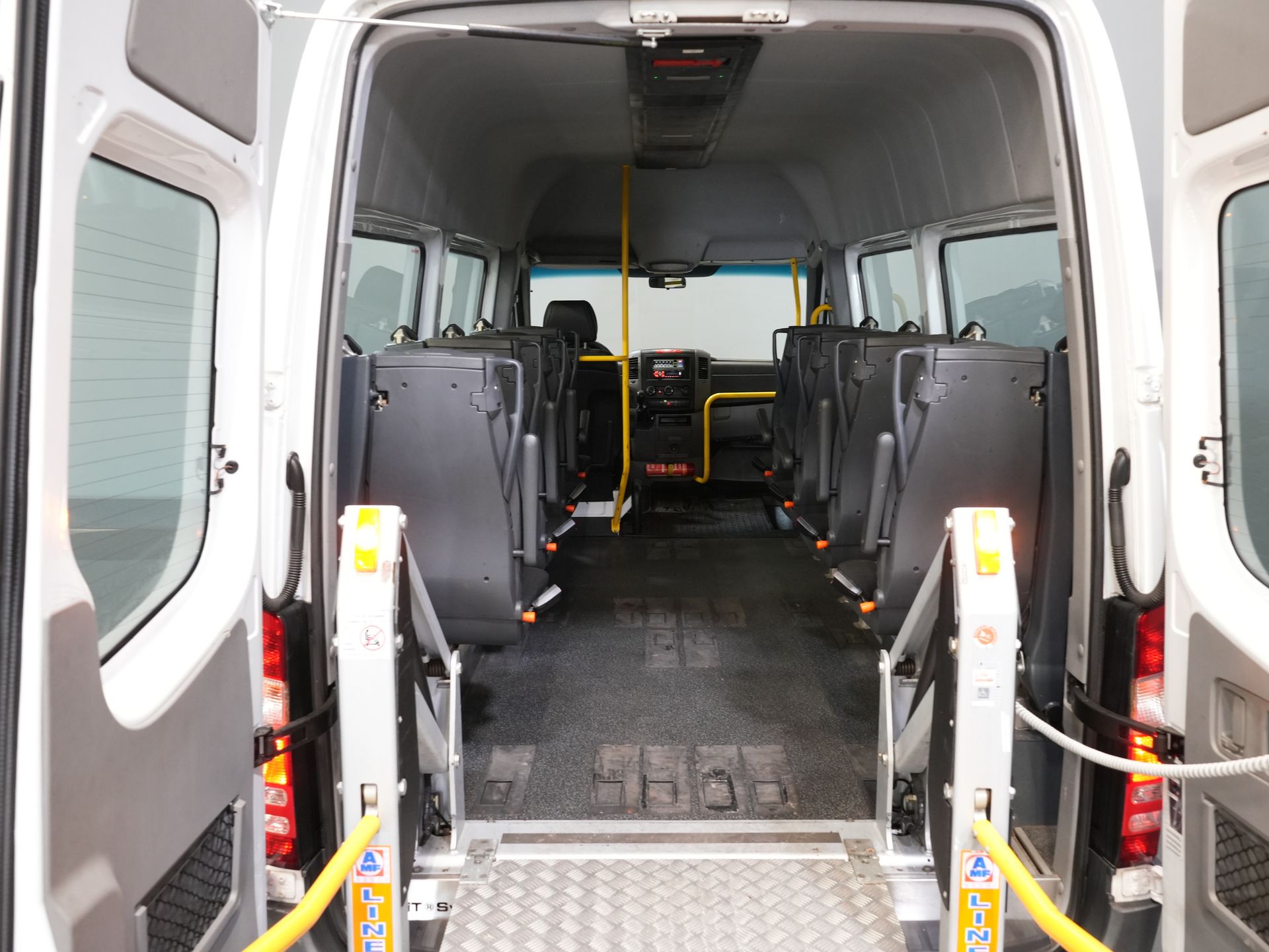 Mercedes-Benz Sprinter Passenger Transport 313 2.2 CDI L2H2 €9,922 Incl. VAT BPM FREE! EXPORT Combi/ 9 persons/ Kombi/ 9P/ Airco/ Wheelchair lift