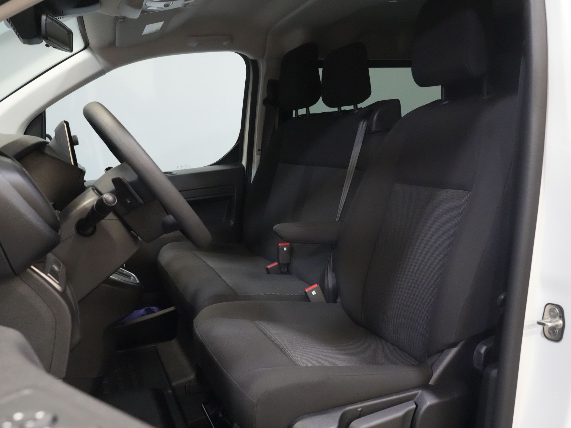 Citroën Jumpy Bestelbus 2.0 HDI 180 pk Aut. DC Dubbel Cabine BPM VRIJ! 2x Schuifdeur/ Virtual Cockpit/ Navi/ Carplay/ Camera/ PDC/ Cruise/ Trekhaak/ Air