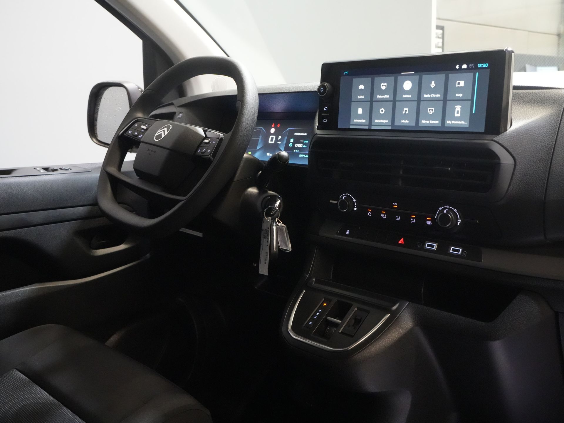 Citroën Jumpy Bestelbus 2.0 HDI 180 pk Aut. DC Dubbel Cabine BPM VRIJ! 2x Schuifdeur/ Virtual Cockpit/ Navi/ Carplay/ Camera/ PDC/ Cruise/ Trekhaak/ Air