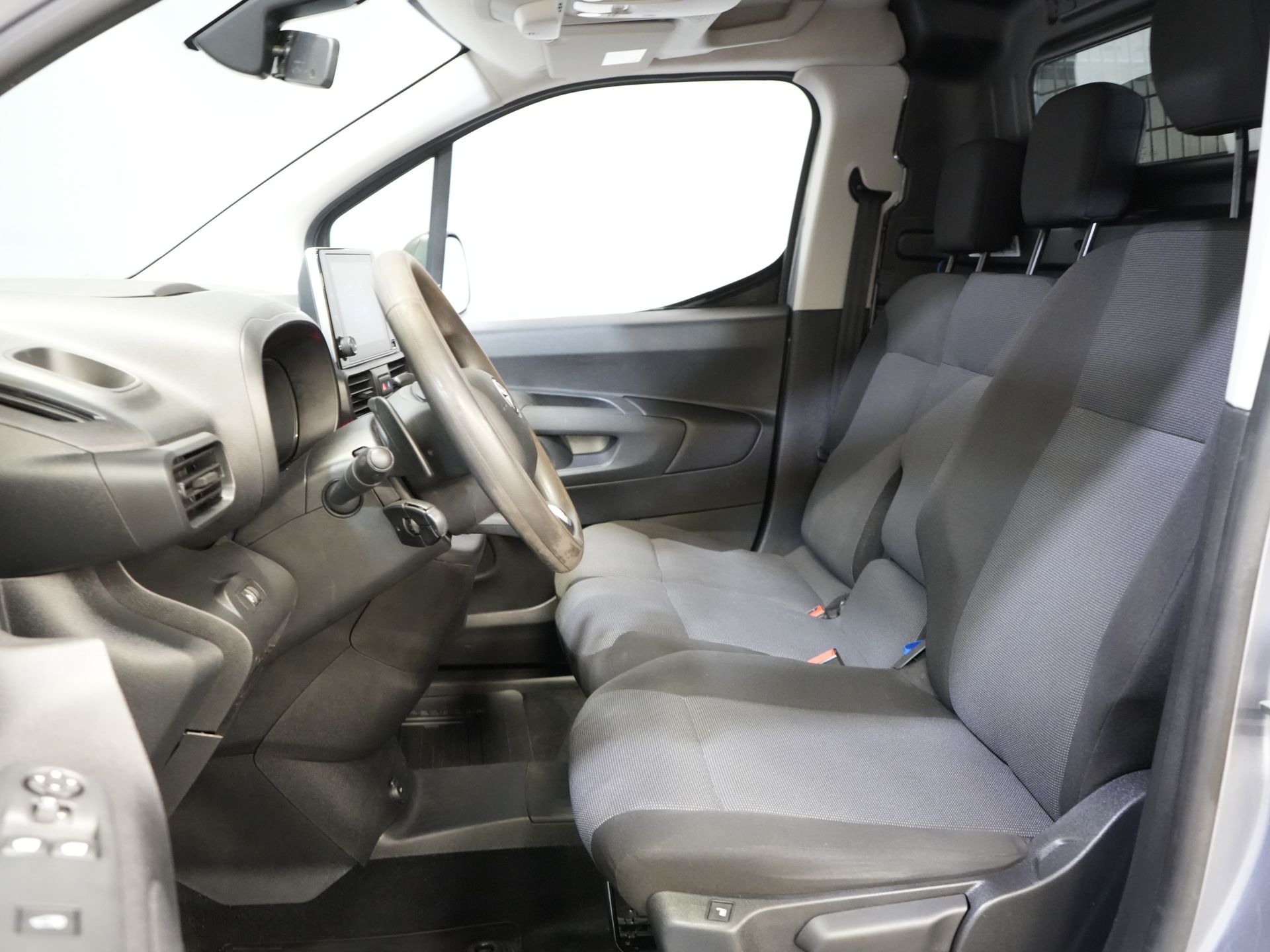 Toyota PROACE CITY Furgoneta 1.2 Turbo 130 cv Gasolina Aut. ¡BPM GRATIS! 3Pers./ Carplay/ Camera/ Cruise/ PDC/ Towbar
