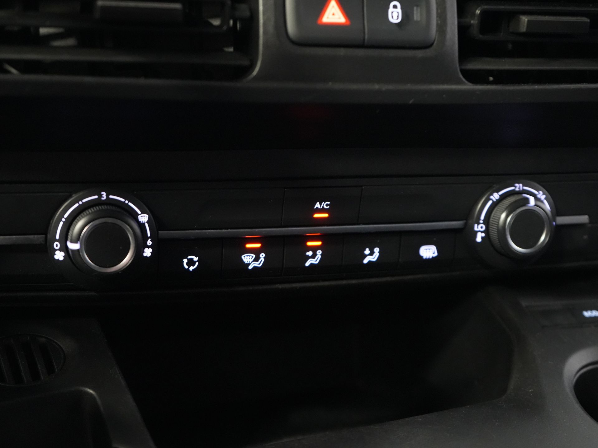 Toyota PROACE CITY Furgoneta 1.2 Turbo 130 cv Gasolina Aut. ¡BPM GRATIS! 3Pers./ Carplay/ Camera/ Cruise/ PDC/ Towbar