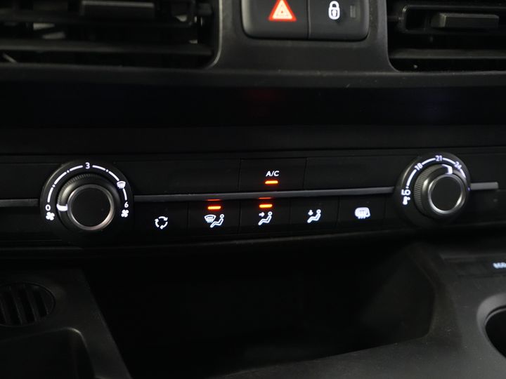 Toyota PROACE CITY Furgoneta 1.2 Turbo 130 cv Gasolina Aut. ¡BPM GRATIS! 3Pers./ Carplay/ Camera/ Cruise/ PDC/ Towbar