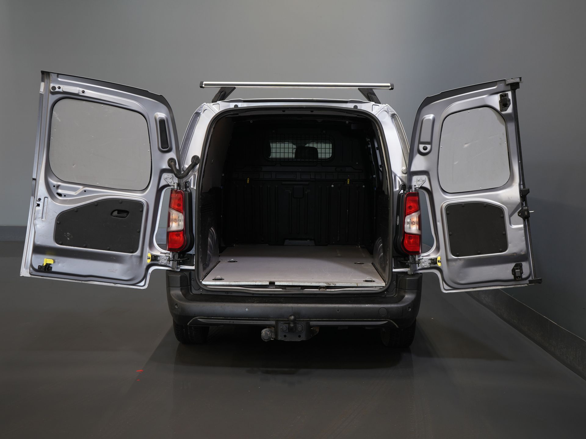 Toyota PROACE CITY Furgoneta 1.2 Turbo 130 cv Gasolina Aut. ¡BPM GRATIS! 3Pers./ Carplay/ Camera/ Cruise/ PDC/ Towbar