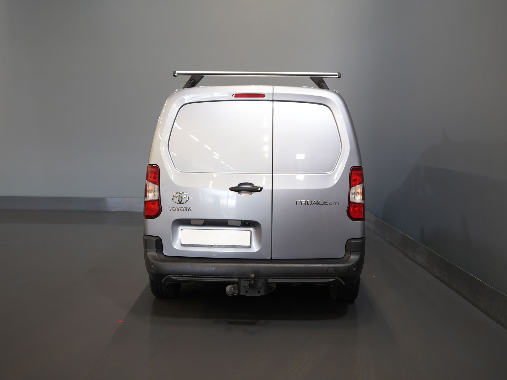 Toyota PROACE CITY Furgoneta 1.2 Turbo 130 cv Gasolina Aut. ¡BPM GRATIS! 3Pers./ Carplay/ Camera/ Cruise/ PDC/ Towbar