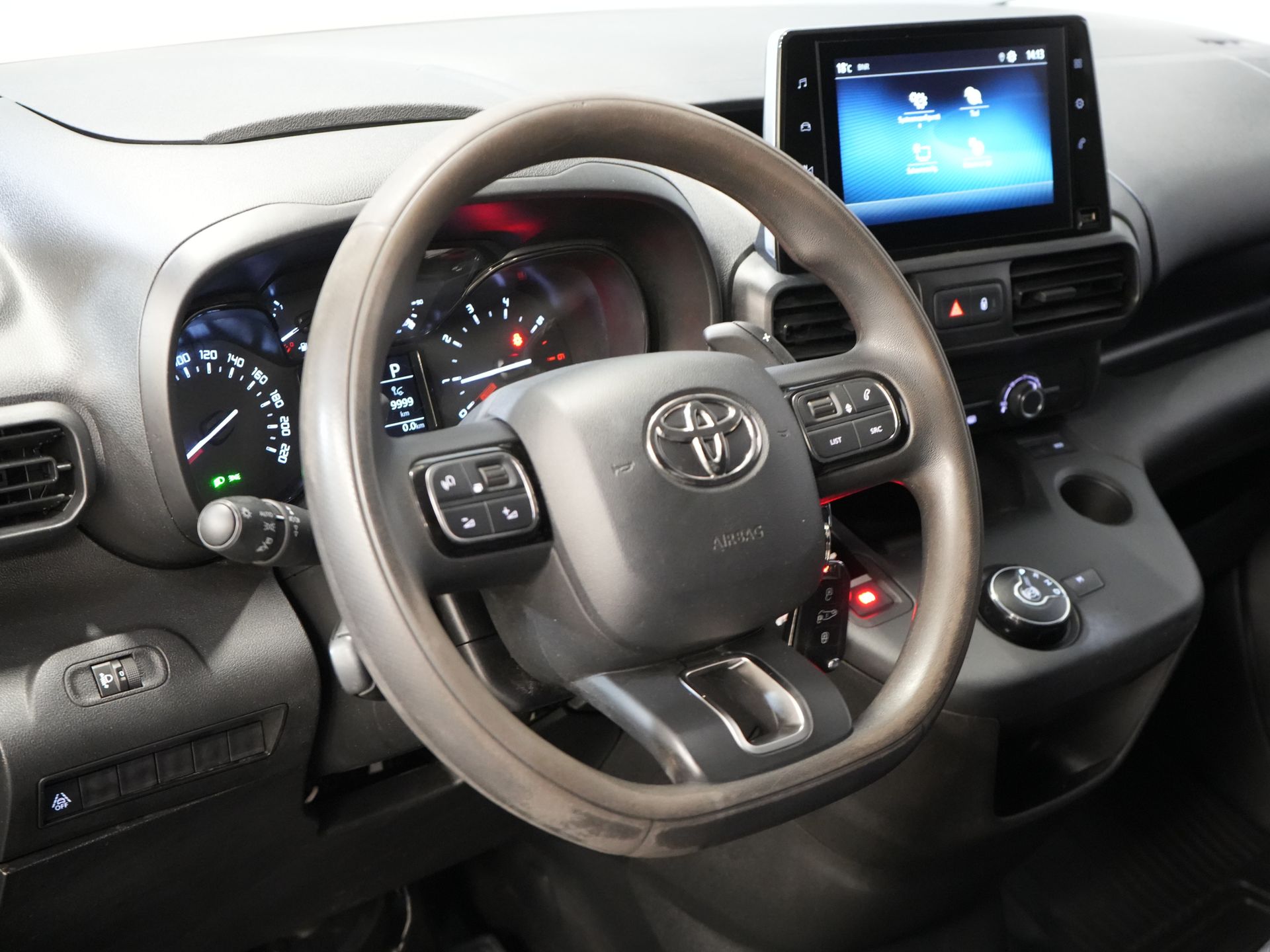 Toyota PROACE CITY Furgoneta 1.2 Turbo 130 cv Gasolina Aut. ¡BPM GRATIS! 3Pers./ Carplay/ Camera/ Cruise/ PDC/ Towbar
