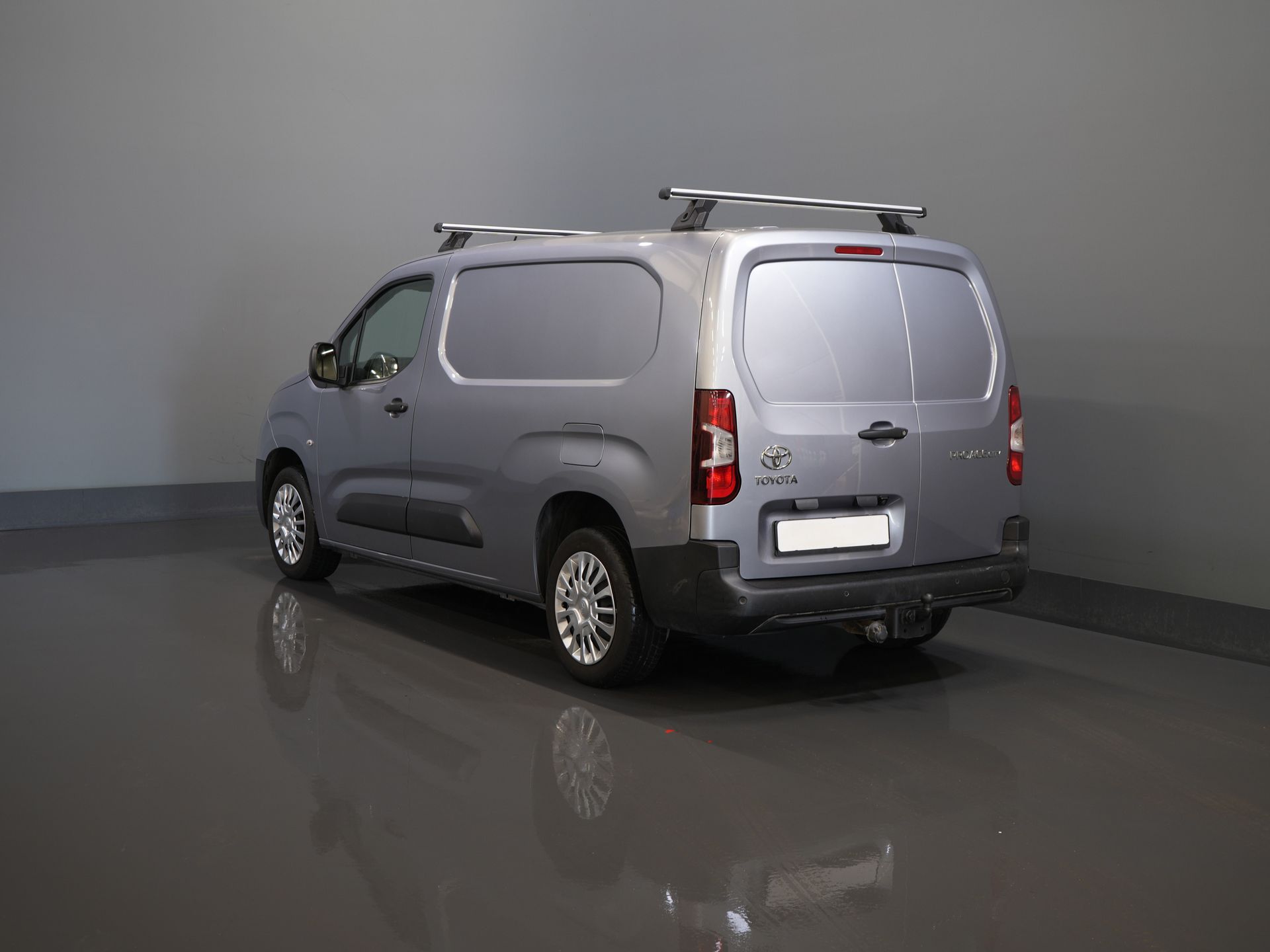Toyota PROACE CITY Furgoneta 1.2 Turbo 130 cv Gasolina Aut. ¡BPM GRATIS! 3Pers./ Carplay/ Camera/ Cruise/ PDC/ Towbar